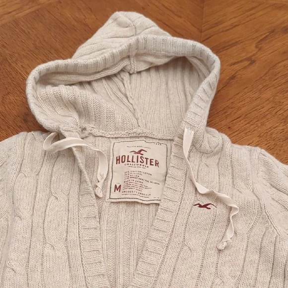 Y2K Hollister Women's Cable Knit Hooded V-Neck Sweater in Cream Bella Babydoll - Picture 5 of 11